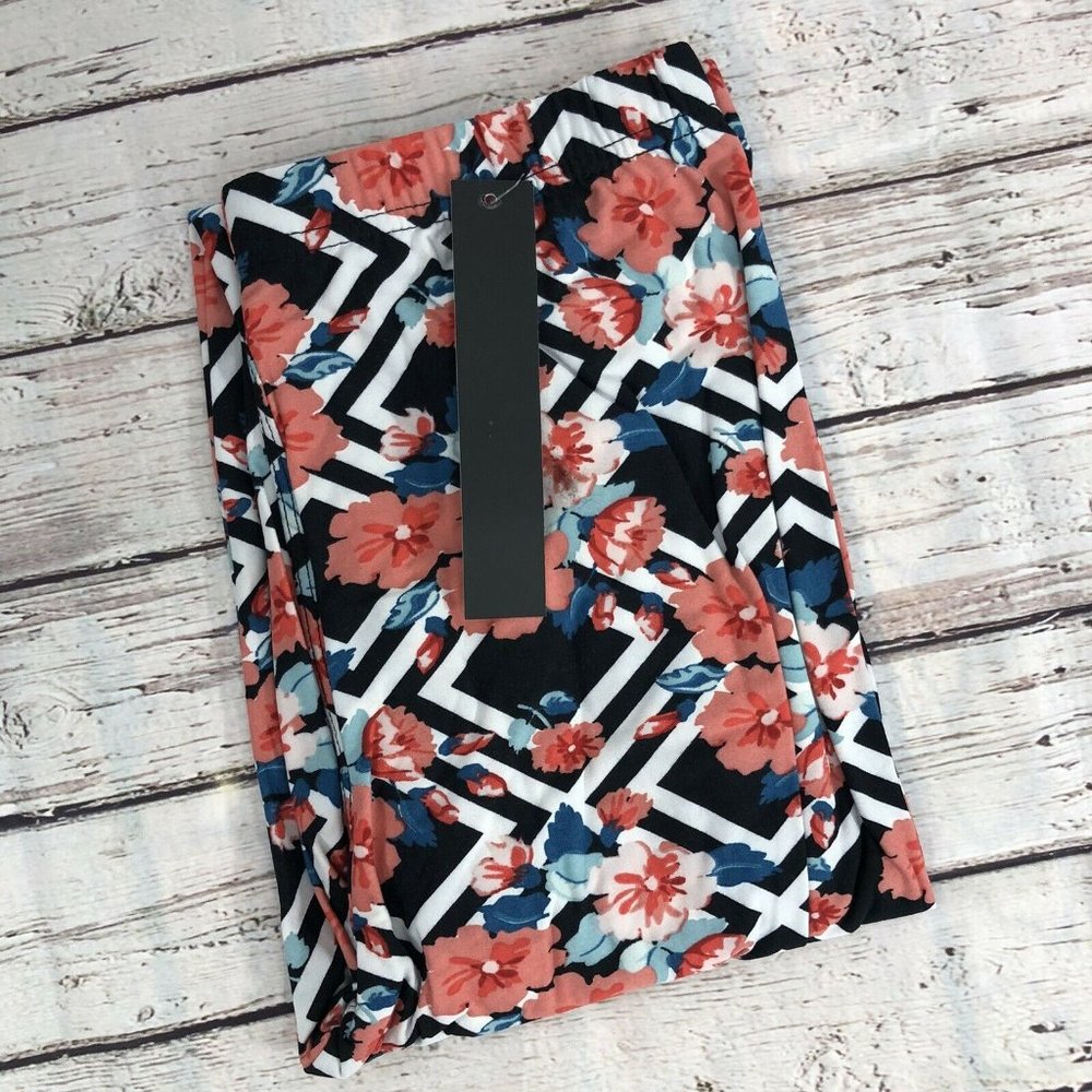 Super Soft Floral Leggings - Picture 3 of 3